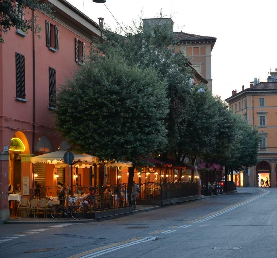 Charming Flat Righi Bologna Apartment ภายนอก รูปภาพ